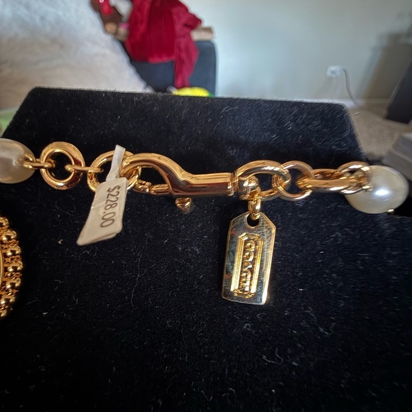 Coach authentic RARE Bonnie Cashin charm bracelet  Msrp 228 NEW pearls,gold tone - Picture 4 of 7